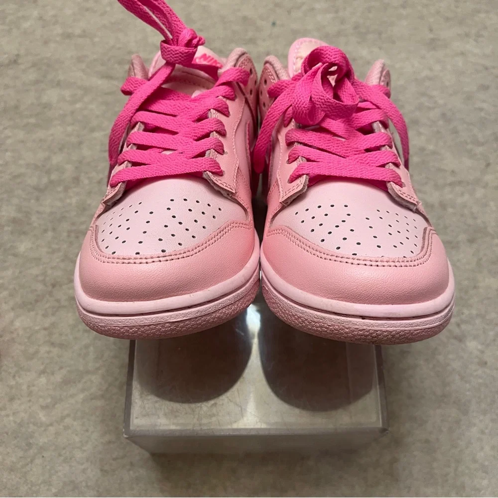 Nike Dunk Low in Triple Pink with 2 color laces DH9767-600 Big Girls Size 6